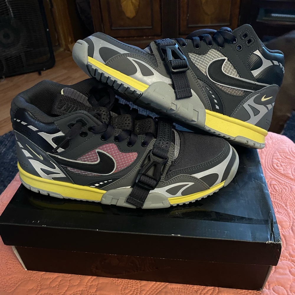 Nike Mens Air Trainer Black and Gray Sneakers with Yellow Accents